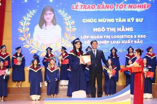 Nữ sinh đặt mục tiêu là thủ khoa 'đầu ra' ngay từ năm thứ nhất đại học