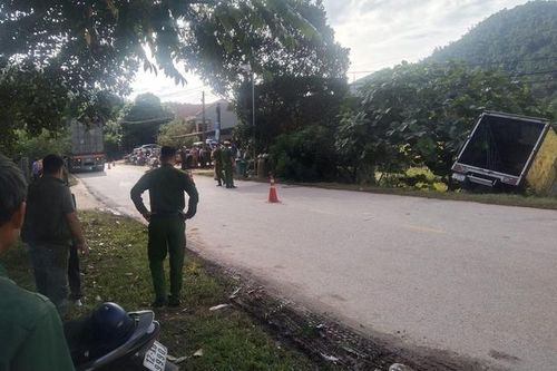 Vụ tai nạn giữa ô tô tải và xe máy ở Lạng Sơn, camera an ninh hé lộ nguyên nhân