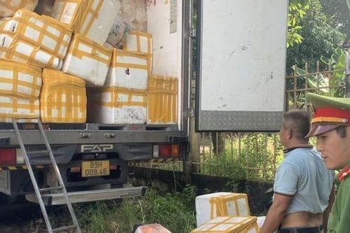 Bình Phước: Tạm giữ hơn 1,2 tấn thực phẩm bẩn bốc mùi hôi thối