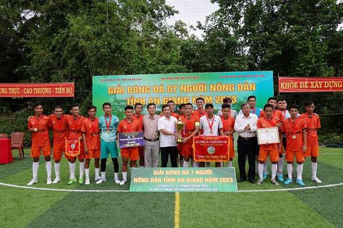 TP. Long Xuyên đoạt chức vô địch Giải Bóng đá 7 người nông dân tỉnh An Giang năm 2023