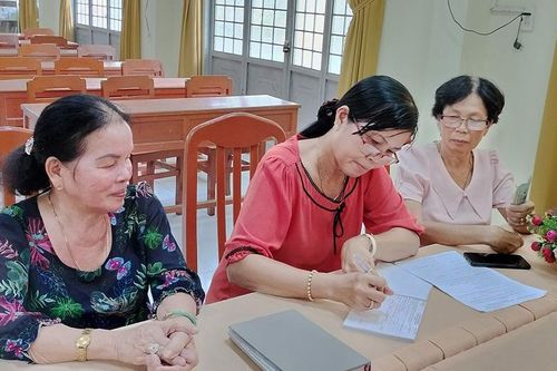 Duy trì, nhân rộng mô hình Tổ hùn vốn mua thẻ bảo hiểm y tế