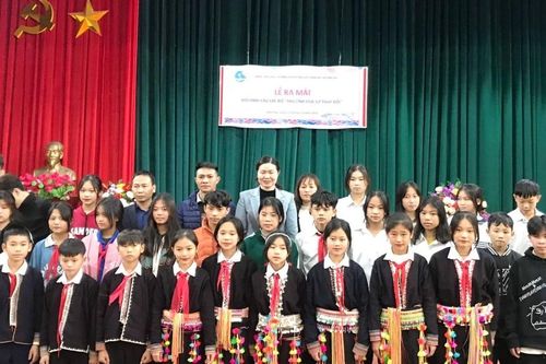 Văn Bàn: 13 câu lạc bộ 'Thủ lĩnh của sự thay đổi' được thành lập