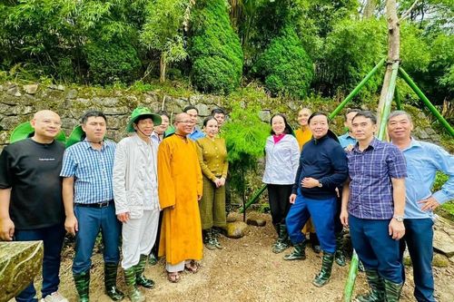 Quảng Ninh: Phó Thủ tướng Trần Hồng Hà lễ Phật và tham gia trồng 1.000 cây xích tùng tại Yên Tử