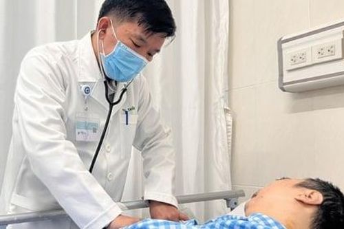 Ho, sốt kéo dài nhiều ngày do… ăn gà