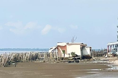 Bến Tre công bố tình huống khẩn cấp sạt lở bờ biển Ba Tri