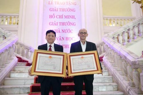 Văn nghệ sĩ vui mừng khi nhận được tiền Giải thưởng Hồ Chí Minh, Giải thưởng Nhà nước