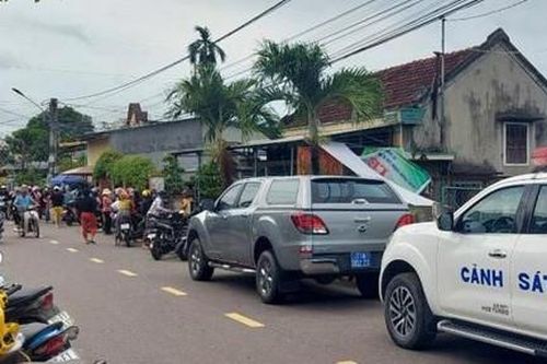 Điều tra vụ con trai chém bố mẹ và anh ruột thương vong