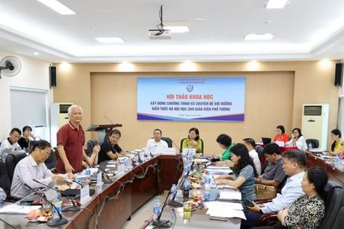 Góp ý xây dựng tài liệu bồi dưỡng kiến thức Hà Nội học cho giáo viên