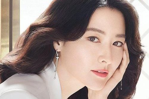 Ba thói quen sau khi rửa mặt giúp da căng mịn