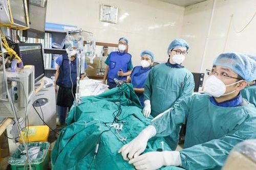 Trung tâm tim mạch đầu tiên của Việt Nam làm chủ kĩ thuật mới điều trị rối loạn nhịp tim phức tạp