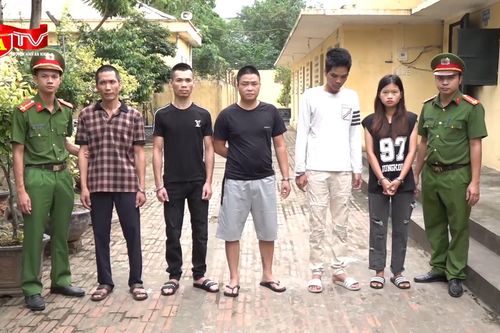 Từ nhóm đối tượng sử dụng ma túy trong nhà nghỉ, 'lộ' ra vụ bắt giữ người trái pháp luật