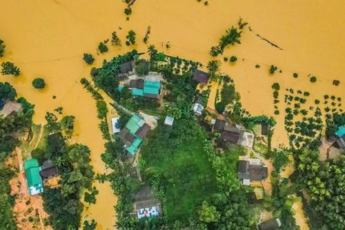 Nhiều địa phương ở Hà Tĩnh vẫn chìm trong biển nước