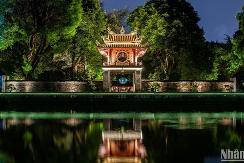 Trải nghiệm tour du lịch đêm ở Văn Miếu-Quốc Tử Giám