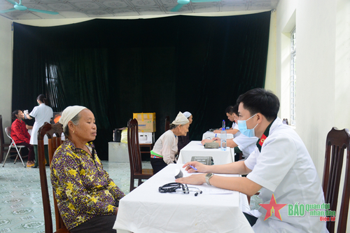 Bao nhiêu năm ấy biết bao nhiêu tình
