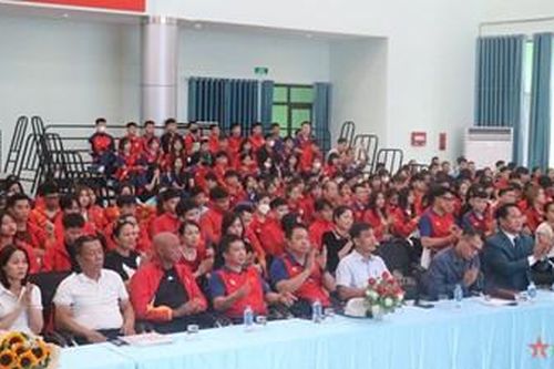 Hơn 400 huấn luyện viên, vận động viên học tập theo gương Bác Hồ