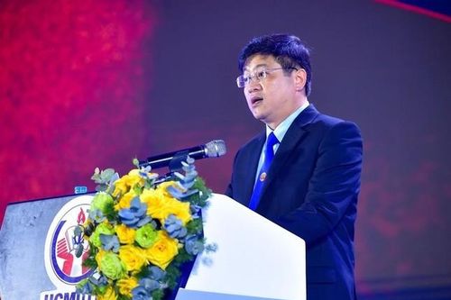 PGS. TS Lê Hiếu Giang làm Quyền Hiệu trưởng trường ĐH Sư phạm Kỹ thuật TP. HCM