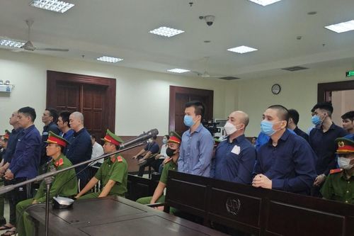 Vụ dàn cảnh cướp tiền ảo, cựu công an phường 5 (quận 5) được giảm án