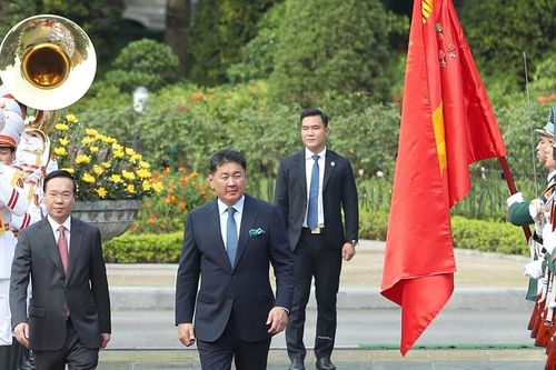 Lễ đón chính thức Tổng thống Mông Cổ Ukhnaagiin Khurelsukh