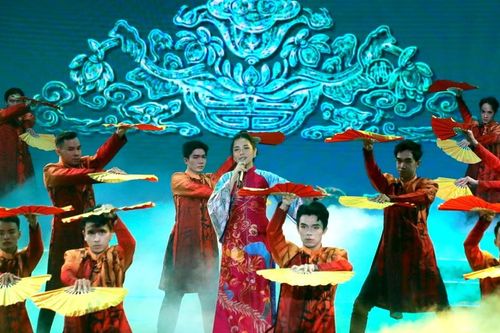 Chương trình giao lưu - nghệ thuật 'Chạm tay vào quá khứ'