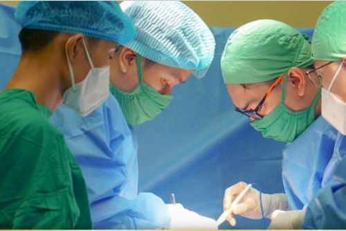 Người đàn ông vỡ gan, thủng ruột do tai nạn từ máy bào gỗ
