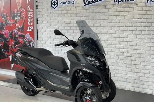Cận cảnh Piaggio MP3 Sport 400 2023 vừa về Việt Nam, giá 340 triệu đồng