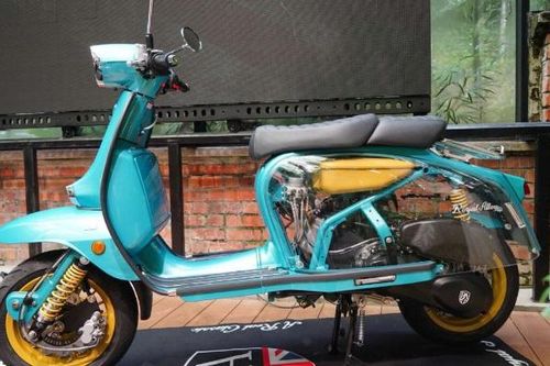 Giới thiệu Royal Alloy Youth Edition 2024 với thiết kế 'lộ cơ' độc đáo