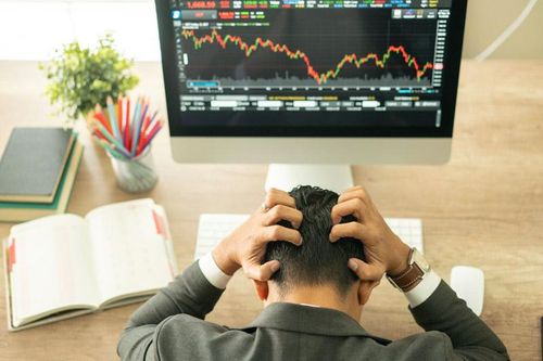 Nhà đầu tư mất gần 480.000 tỷ đồng, môi giới 'trầm cảm' vì bị 'bắt đền'