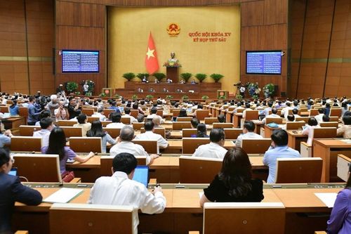 Vượt nhiều khó khăn, đất nước vững vàng đi lên