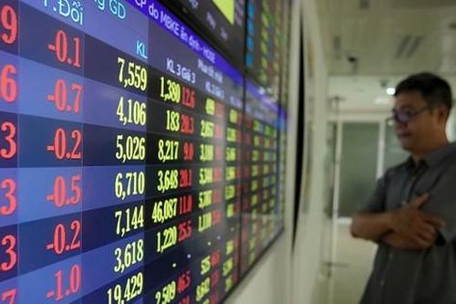 Liên tục phát hiện các vụ bán chui cổ phiếu