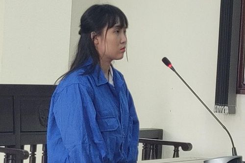 Nữ tiếp viên quán karaoke đâm chết đồng nghiệp lãnh 8 năm tù