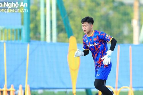Dấu ấn thủ môn Sông Lam Nghệ An trong danh sách đề cử cầu thủ trẻ xuất sắc năm 2023