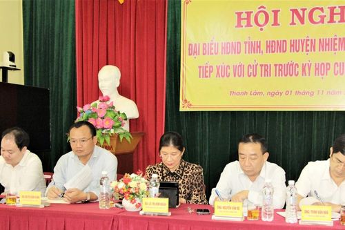 Phó Chủ tịch UBND tỉnh Nguyễn Văn Đệ tiếp xúc cử tri tại Thanh Chương