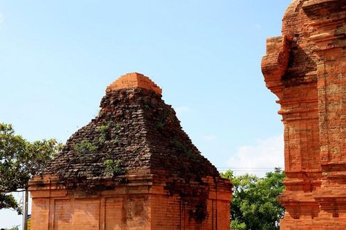 Độc đáo kiến trúc nghệ thuật của Tháp cổ Pô Sah Inư ở Bình Thuận