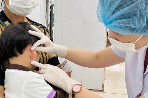 Nghệ An: Cứu sống trẻ 4 tuổi bị nhiễm vi khuẩn 'ăn thịt người'