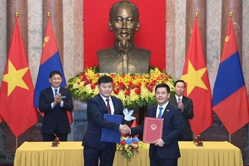 Việt Nam - Mông Cổ ký kết ghi nhớ về thương mại gạo bền vững