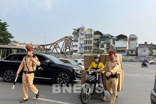 Hà Nội: Phát hiện, xử lý nhiều phương tiện chở hàng cồng kềnh