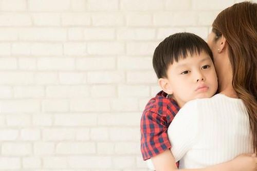 Câu hỏi của con mỗi tối khiến tôi đau đớn đến nghẹt thở