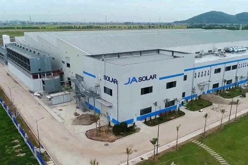 Tập đoàn pin năng lượng mặt trời hàng đầu thế giới rót thêm 378 triệu USD vào khu công nghiệp Việt Hàn