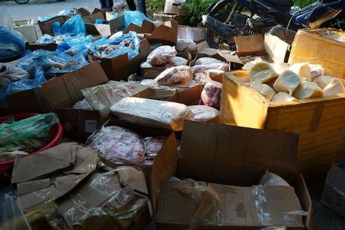 Nhiều sản phẩm đông lạnh hết date vẫn được tích trữ