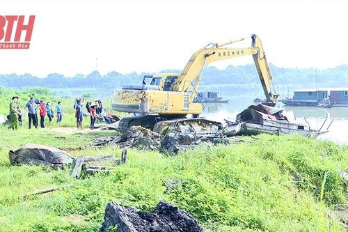 Hoàn thành cấp đất, hỗ trợ làm nhà và giải bản tàu, thuyền cho các hộ sinh sống trên sông