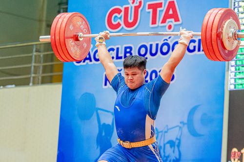 Trần Xuân Dũng lập 'hat-trick' HCV cho Cử tạ Thanh Hóa