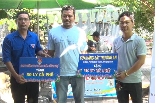 Ra mắt mô hình 'Cà phê treo'