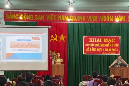 Bồi dưỡng nhận thức về Đảng cho 60 quần chúng ưu tú huyện Ia Grai
