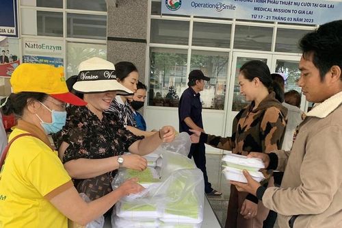 Nhóm Vegan Gia Lai chia sẻ 2.000 suất cơm chay 0 đồng