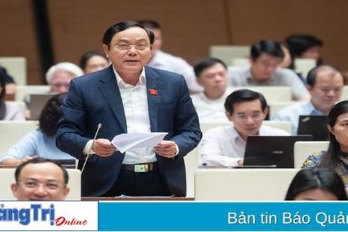 Đại biểu Quốc hội Hoàng Đức Thắng tham gia thảo luận về tình hình kinh tế - xã hội