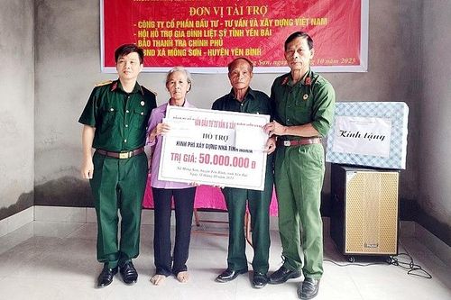 Yên Bình (Yên Bái): Trao nhà tình nghĩa cho cựu chiến binh, người thờ cúng liệt sỹ xã Mông Sơn