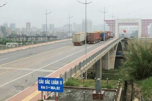 Quảng Ninh: Thí điểm xe du lịch tự lái qua cửa khẩu Móng Cái