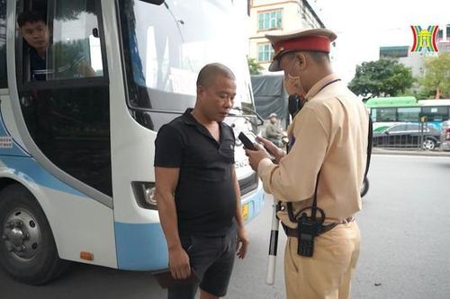 Tăng cường kiểm soát xe khách, ô tô vận tải hàng hóa