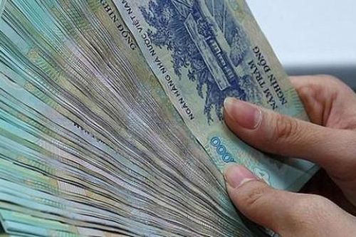 Bố chồng sập bẫy lừa tiền của con dâu
