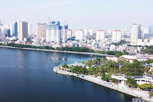 Trả lại vẻ đẹp bình yên, thơ mộng cho Hồ Tây sau khi dẹp tàu sắt và cá koi